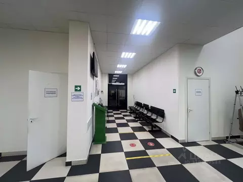 Торговая площадь в Санкт-Петербург Наличная ул., 28/16 (222 м)