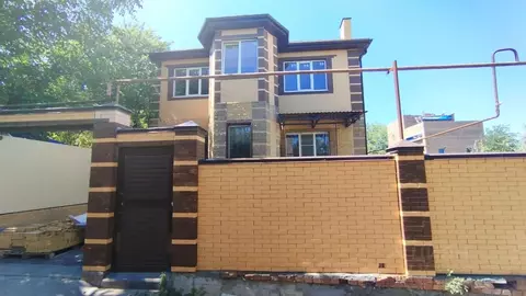 Дом в Ростовская область, Ростов-на-Дону Грациозная ул., 33/25 (220 м)