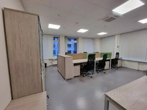 Офис в Санкт-Петербург Уральская ул., 4 (1082 м)