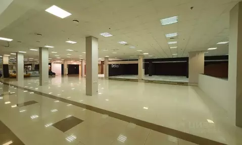 Торговая площадь в Санкт-Петербург Варшавская ул., 3к1 (835 м)