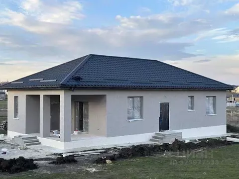 Дом в Крым, Симферопольский район, Добровское с/пос, с. Пионерское ул. ...