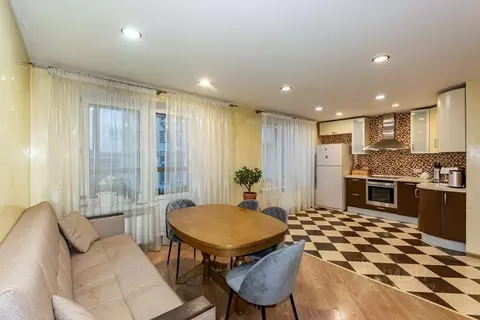 3-к кв. Свердловская область, Екатеринбург ул. Смазчиков, 3 (95.8 м)