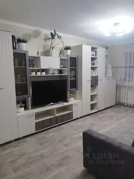 3-к кв. Омская область, Омск Городок Нефтяников мкр, ул. 19-го ...