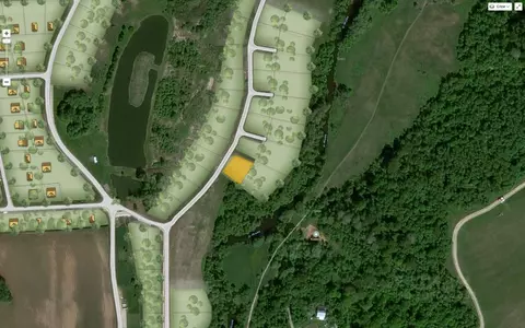 Участок в Калужская область, Боровский муниципальный округ, У реки кп  ...