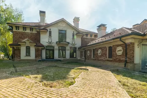 Коттедж в Москва д. Столбово, 61/1 (600 м)