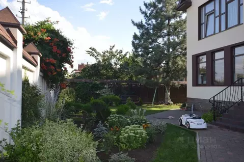 Дом в Краснодарский край, Краснодар бул. Строителей, 151 (300 м)