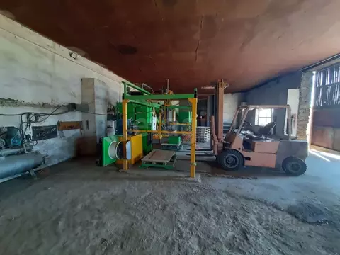 Склад в Крым, Сакский район, Охотниковское с/пос, с. Рунное ул. ...