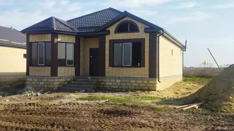 Дом в Ставропольский край, Михайловск Шпаковский район, ул. Валентины ...