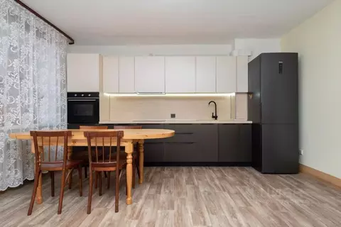 3-к кв. Иркутская область, Иркутск Академическая ул., 52 (100.0 м)