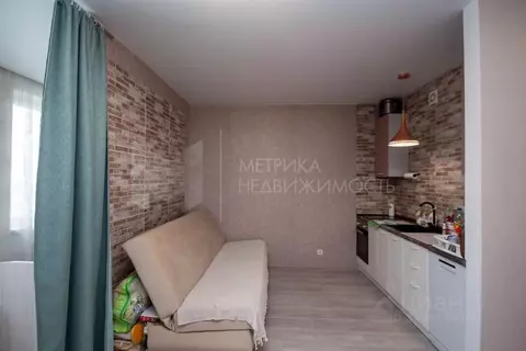 Студия Тюменская область, Тюмень ул. Краснооктябрьская, 8 (33.5 м)