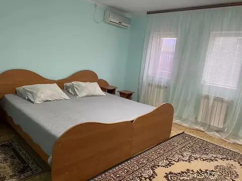 Дом в Волгоградская область, Палласовский район, Эльтонское с/пос, ...