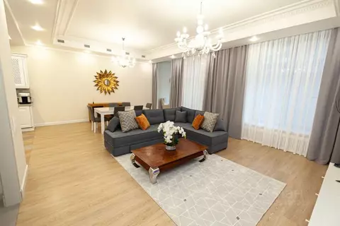 3-к кв. Санкт-Петербург Тверская ул., 1 (147.0 м)