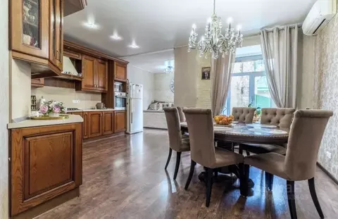 2-к кв. Санкт-Петербург 15-я Васильевского острова линия, 70 (85.8 м)