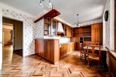 4-к кв. Санкт-Петербург ул. Графтио, 1 (150.0 м)