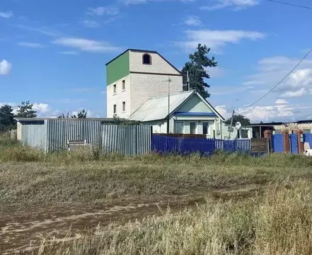 Дом в Самарская область, Безенчукский район, Екатериновка с/пос, с. ...