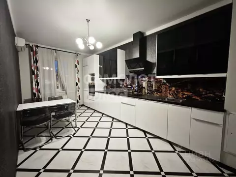 4-к кв. Свердловская область, Екатеринбург ул. Шейнкмана, 75 (150.0 м)