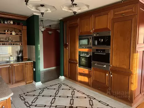 6-к кв. Кемеровская область, Кемерово ул. Терешковой, 22 (241.0 м)