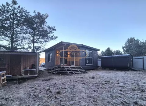 Дом в Ленинградская область, Лужский район, Володарское с/пос, Врево ...