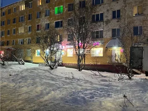 Помещение свободного назначения в Мурманская область, Мурманск ул. ...