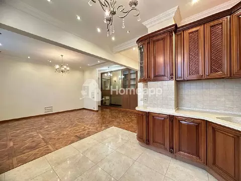 Продается 3-комнатная квартира