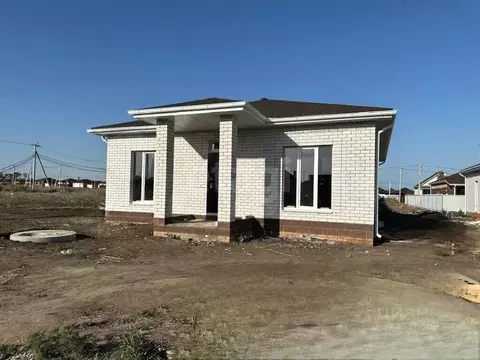 Дом в Ростовская область, Неклиновский район, с. Новобессергеневка ул. ...