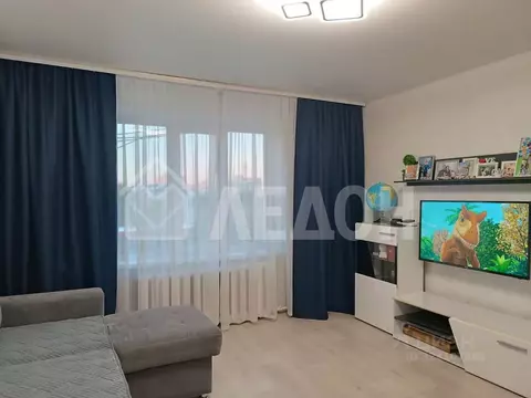 3-к кв. Омская область, Омск Звездный мкр, ул. Лисицкого, 3к1 (57.0 м)