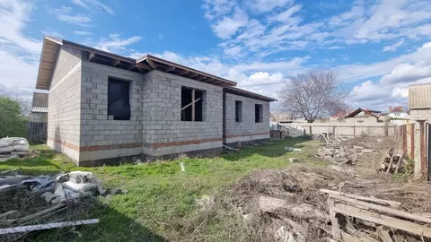 Дом в Волгоградская область, Волжский пос. Рабочий, Октябрьская ул., ...