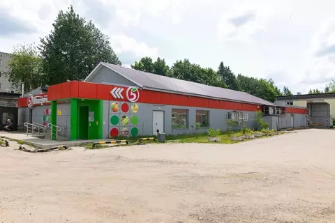 Торговая площадь в Смоленская область, Ярцево ул. Максима Горького, ...
