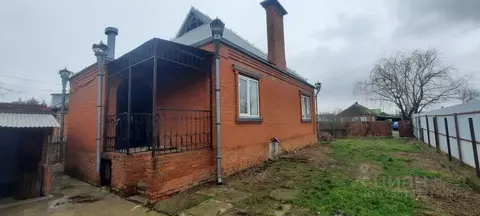 Дом в Краснодарский край, Динской район, Новотитаровская ст-ца ул. ...