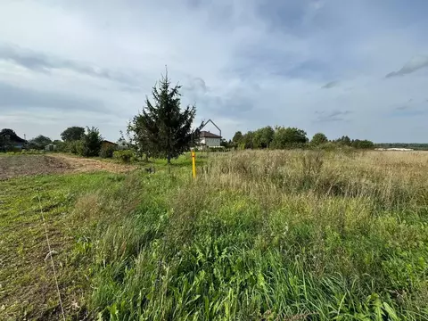 Участок в Ленинградская область, Гатчинский район, д. Меньково ул. ...