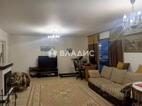 Дом в Бурятия, Иволгинский район, Сотниковское с/пос, с. Сотниково ул. ...