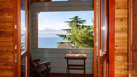 Дом в Крым, Ялта муниципальный округ, Отрадное пгт ул. Мориса Тореза, ...