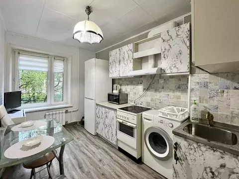 3-к кв. Москва ул. Декабристов, 36к1 (63.0 м)