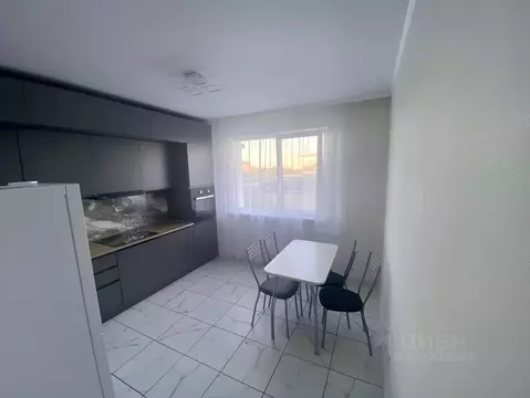 2-к кв. Оренбургская область, Оренбург ул. Фронтовиков, 10/4 (58.0 м)