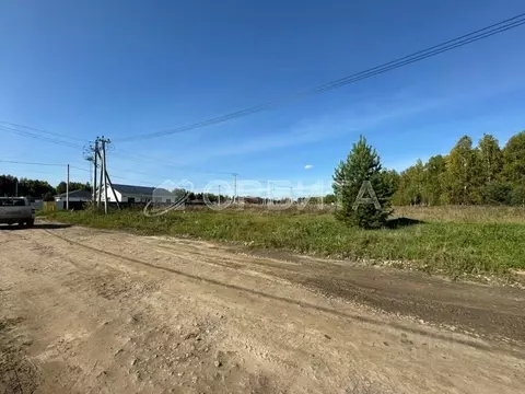 Участок в Тюменская область, Тюменский район, с. Перевалово ул. ...