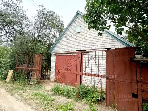 Дом в Волгоградская область, Дубовский район, Пичужинское с/пос, ...