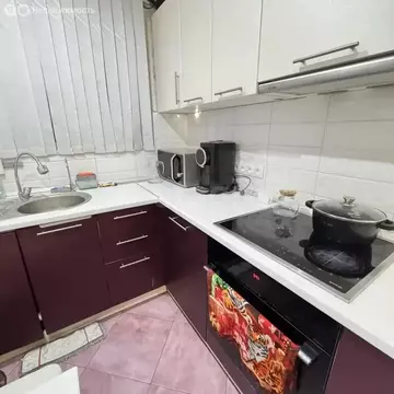 3-комнатная квартира: Тюмень, Холодильная улица, 13 (59 м)