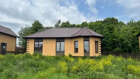 Дом в Тульская область, Тула городской округ, д. Медвенка, Водный мкр ...