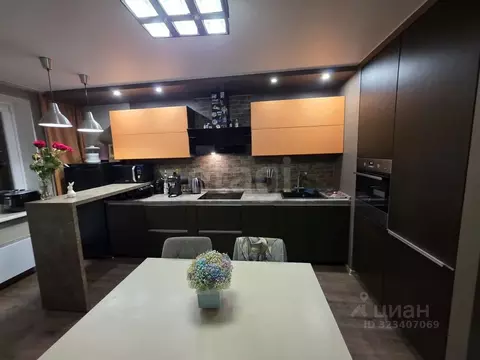 2-к кв. Тюменская область, Тюмень Кремлевская ул., 110к3 (66.4 м)