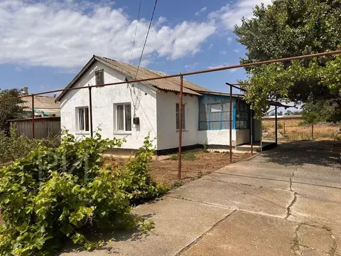 Дом в Крым, Красноперекопский район, с. Воинка туп. Фрунзе, 3 (50 м)