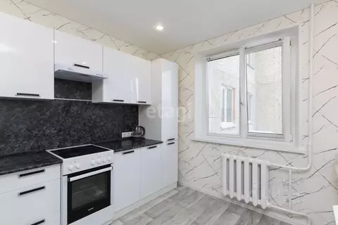 4-к кв. Тюменская область, Тюмень ул. Домостроителей, 16 (80.8 м)