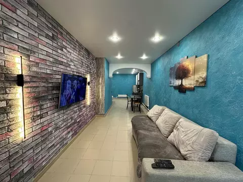 1-к кв. Красноярский край, пос. Солнечный ул. Солнечная, 2А (53.0 м)