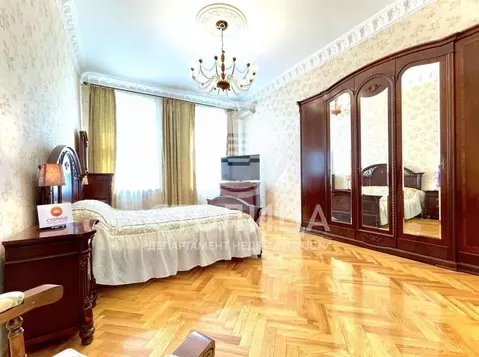 5-к кв. Москва ул. Петровка, 17С1 (190.0 м)