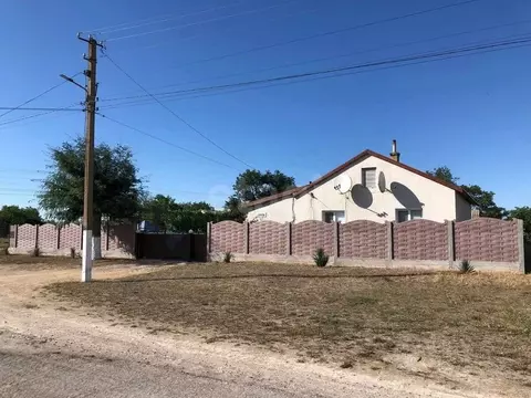 Дом в Крым, Черноморский район, Межводненское с/пос, с. Новоульяновка ...