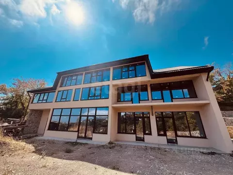 Дом в Крым, Ялта муниципальный округ, Гурзуф пгт ул. 60 лет СССР, 26И ...