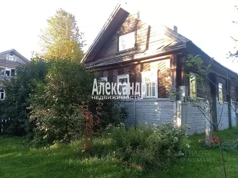 Дом в Ленинградская область, Волховский район, Усадищенское с/пос, д. ...