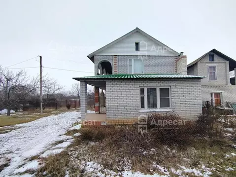 Дом в Волгоградская область, Дубовский район, Пичужинское с/пос, ...