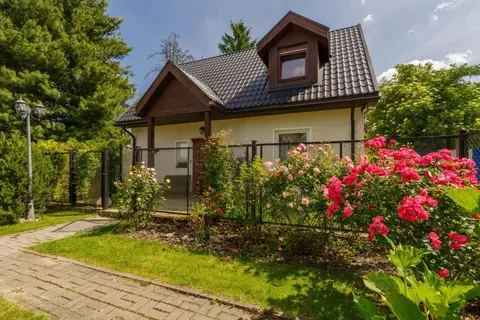 Дом в Калининградская область, Калининград ул. Каштановая Аллея, 1В ...