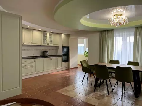 4-к кв. Самарская область, Самара просп. Карла Маркса, 17 (268.0 м)