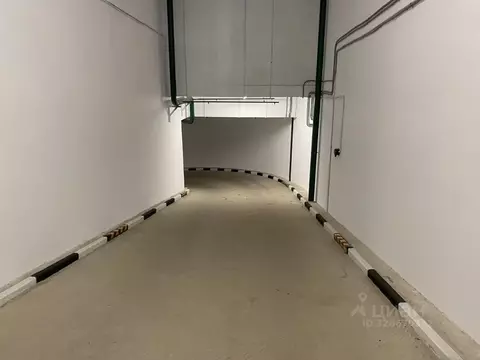 Гараж в Москва Авиационная ул., 61/2 (14 м)